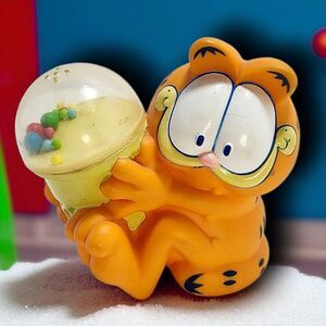 Vintage 1992 Garfield REMCO Squeeze Pals Baby Rattle Toy Retro Cat Collectible